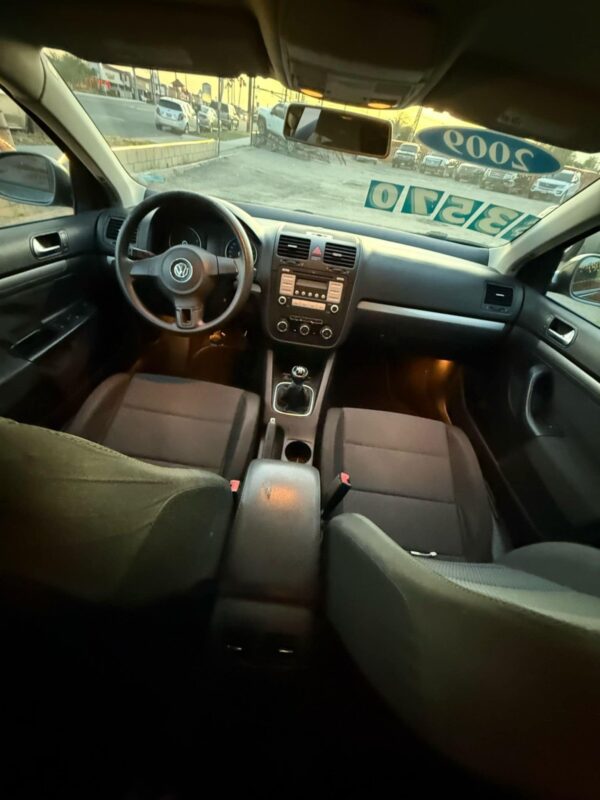 2009 volkswagen jetta - Image 10
