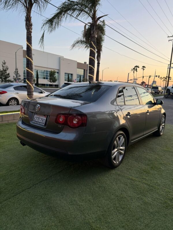 2009 volkswagen jetta - Image 11