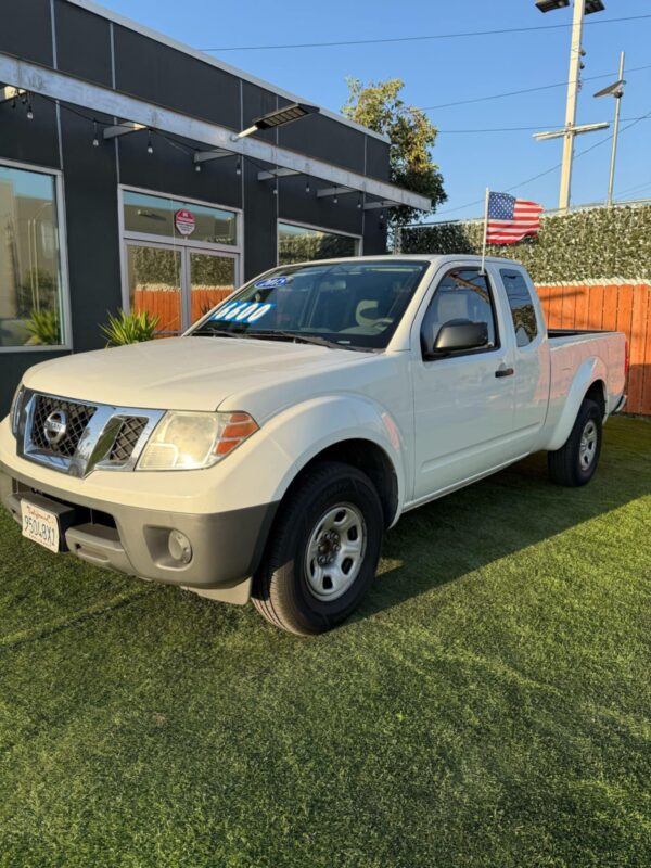 2015 Nissan Frontier - Image 6