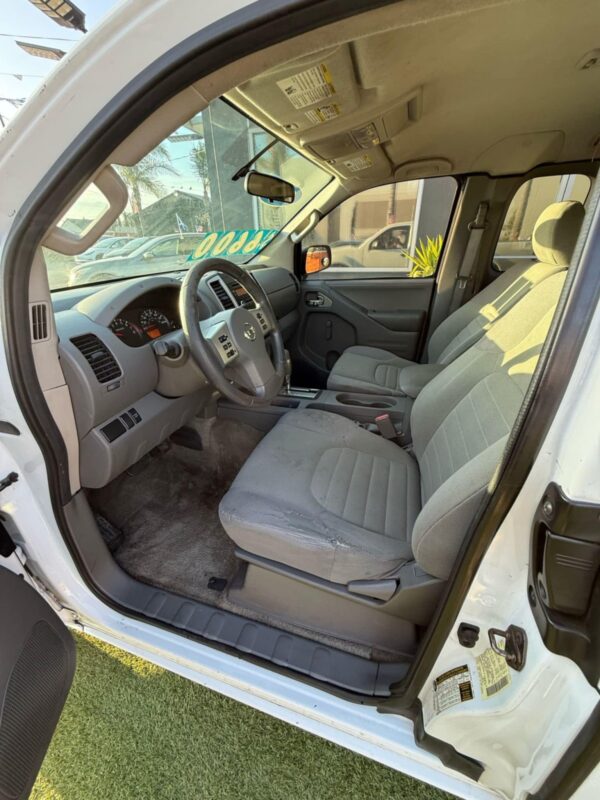 2015 Nissan Frontier - Image 14
