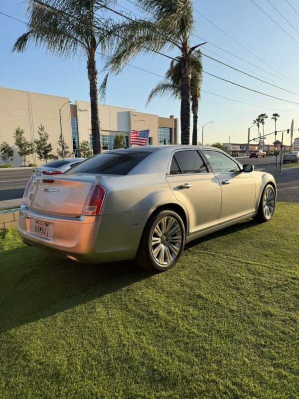 2013 chrysler 300 c V6 3.6 - Image 4