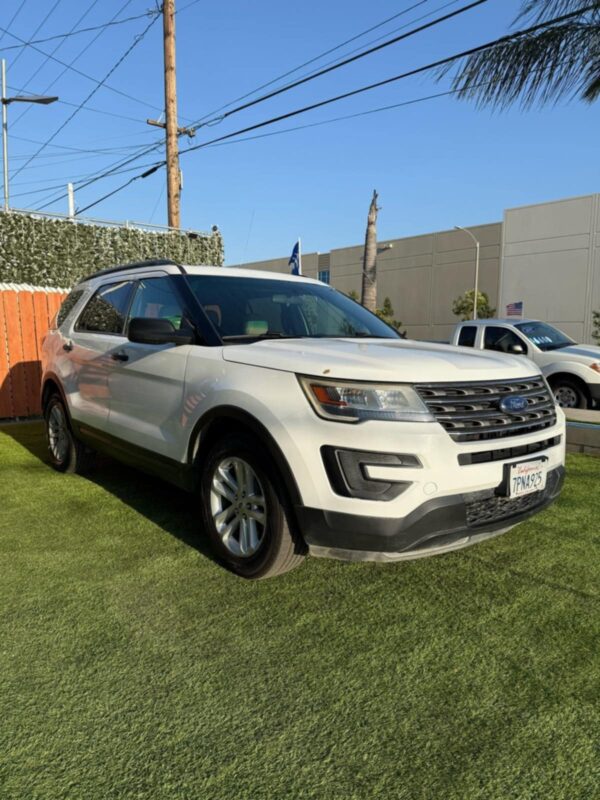 2017 ford explorer - Image 11