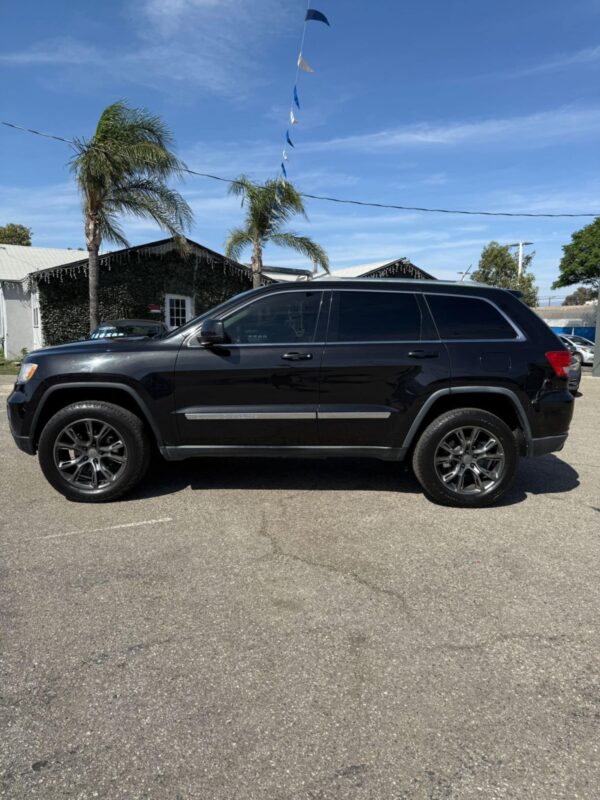 2012 Jeep Grand Cherokee - Image 13