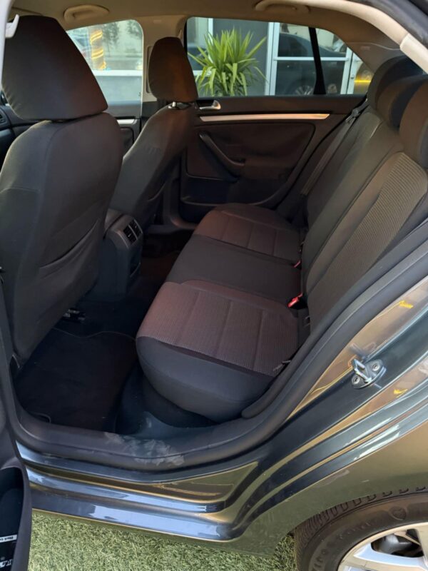 2009 volkswagen jetta - Image 5