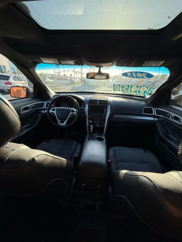 2015 Ford Explorer - Image 8