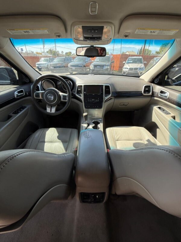 2012 Jeep Grand Cherokee - Image 4