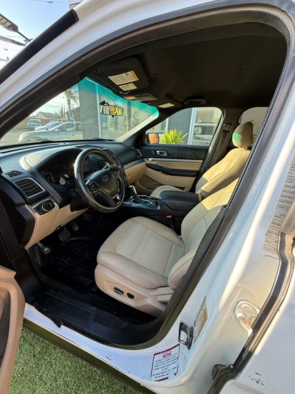 2017 ford explorer - Image 5