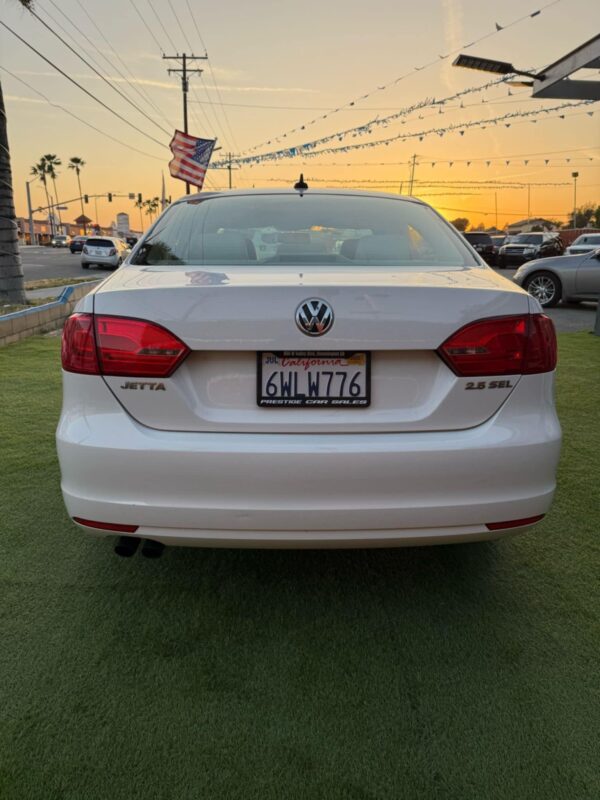 2015 vw Jetta 2.5 Automatico Piel - Image 7