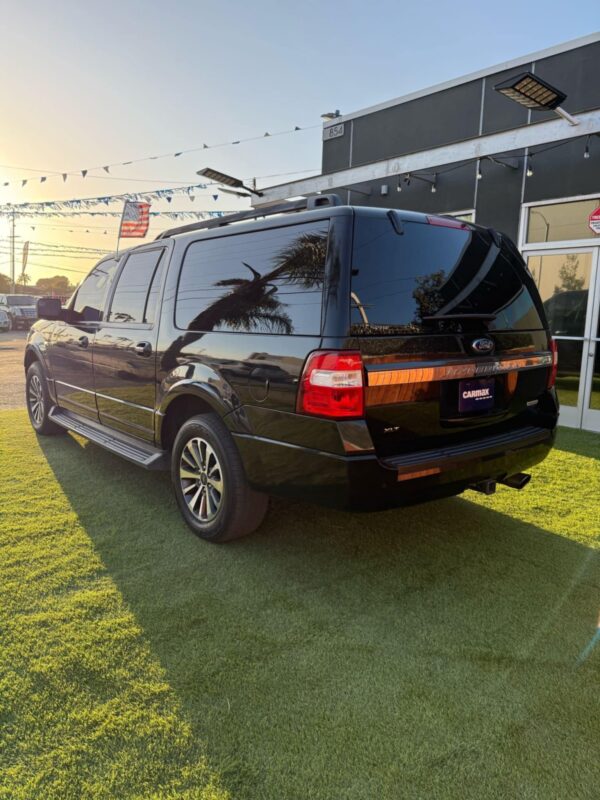 2015 Ford Expedition - Image 14