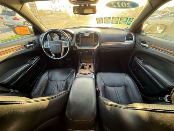 2013 chrysler 300 c V6 3.6 - Image 10