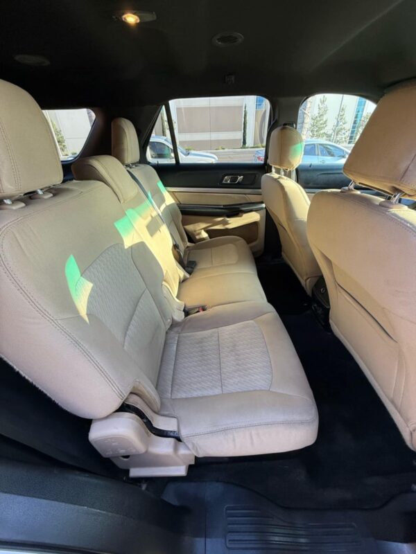 2017 ford explorer - Image 4