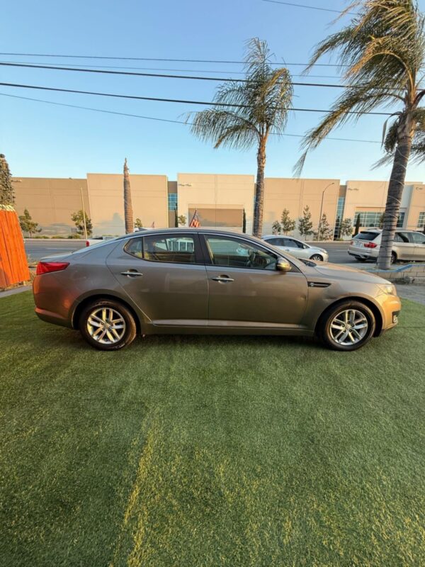 2018 Kia Optima - Image 8
