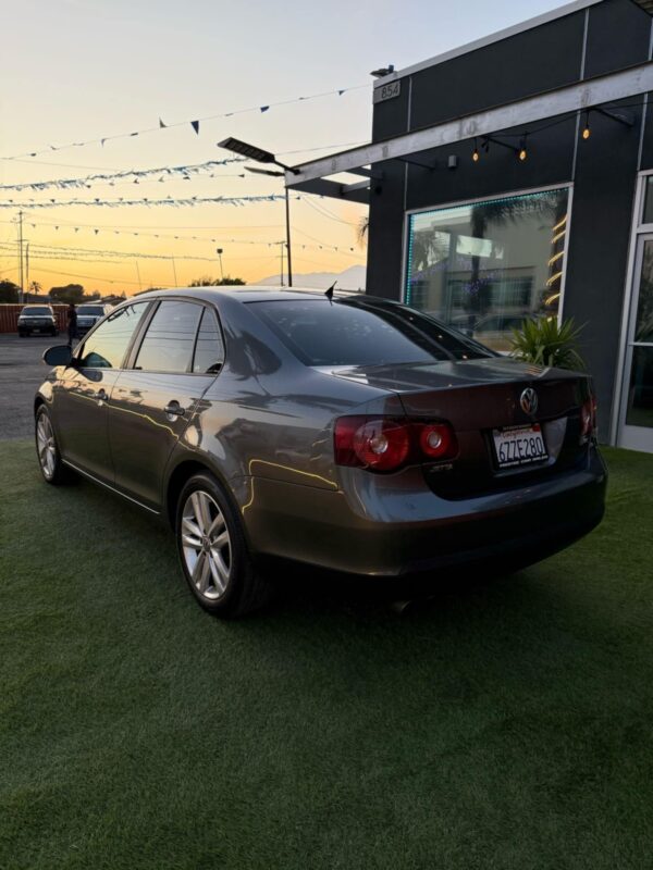2009 volkswagen jetta - Image 3