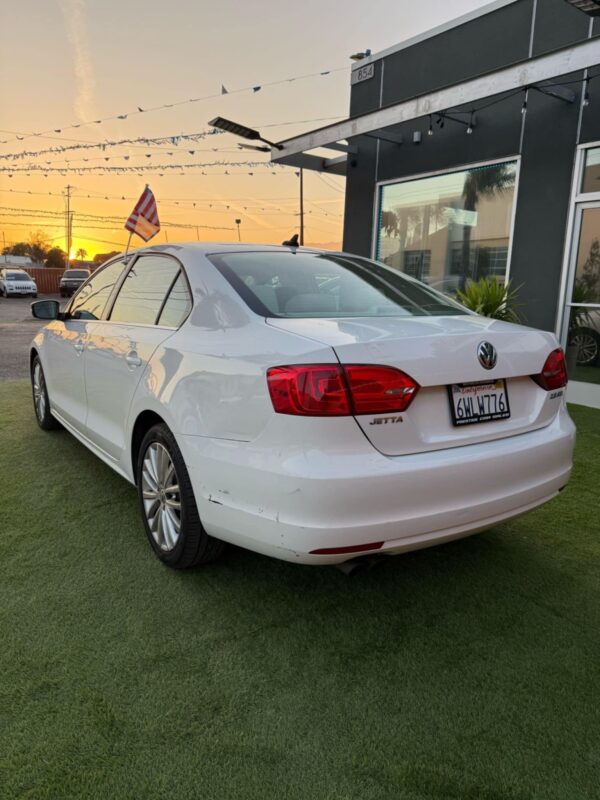 2015 vw Jetta 2.5 Automatico Piel - Image 12