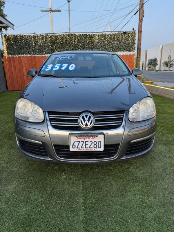 2009 volkswagen jetta - Image 2