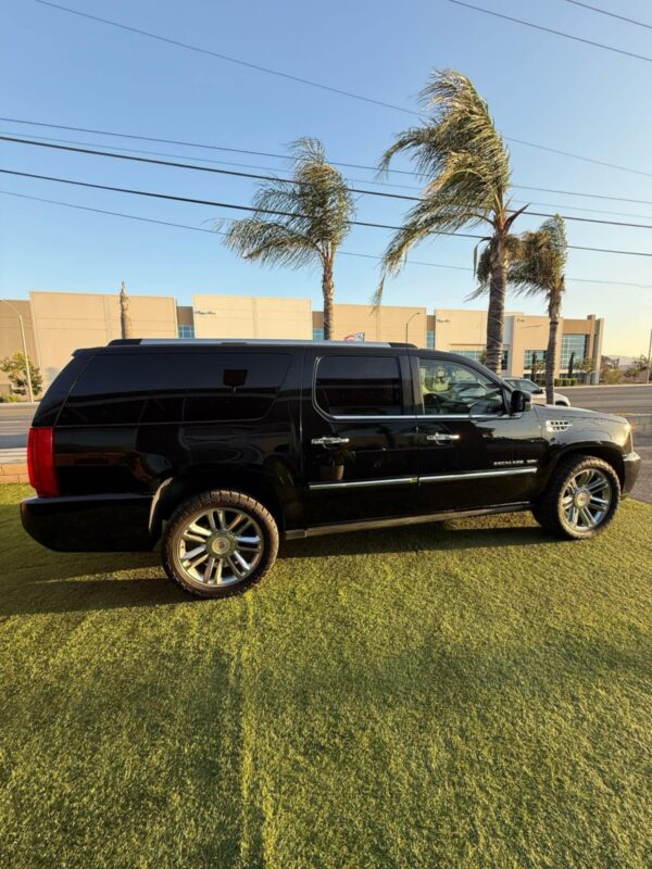 2013 Cadillac Escalade - Image 7