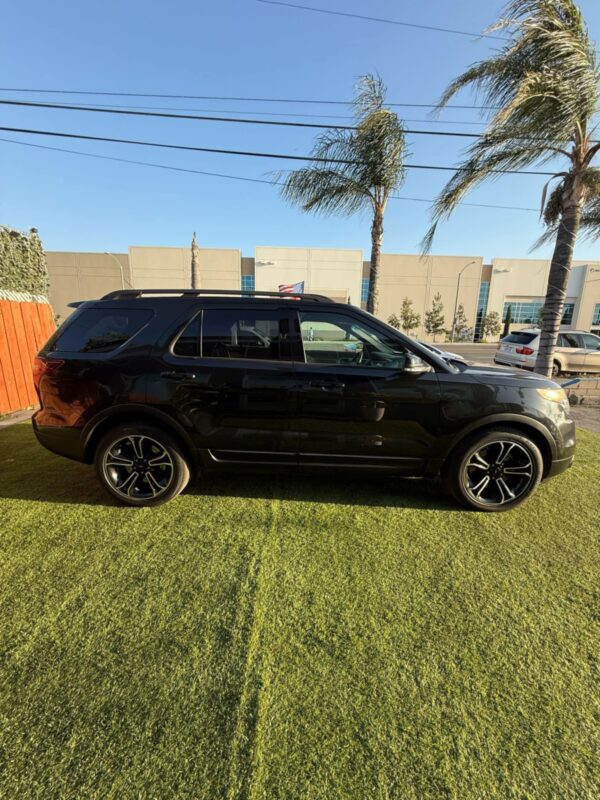 2015 Ford Explorer - Image 7