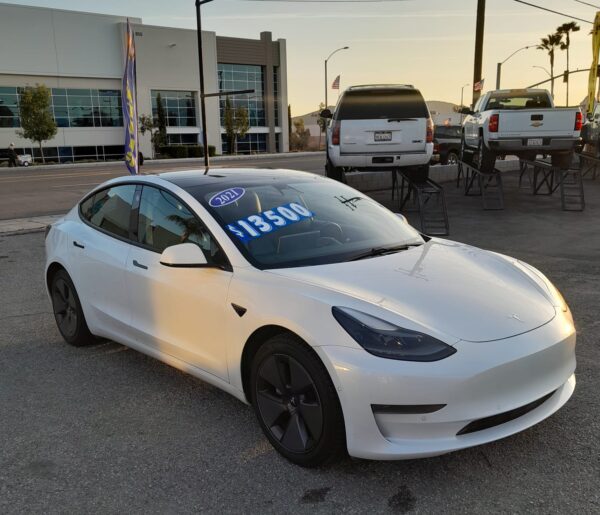 2021 Tesla Model 3 - Image 10