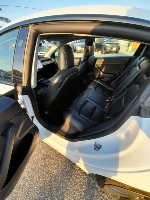 2021 Tesla Model 3 - Image 3