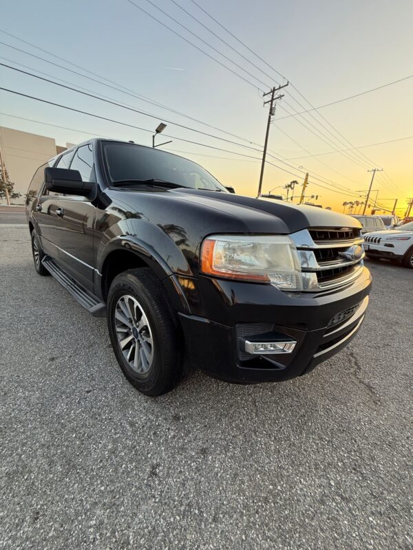 2015 Ford Expedition - Image 9