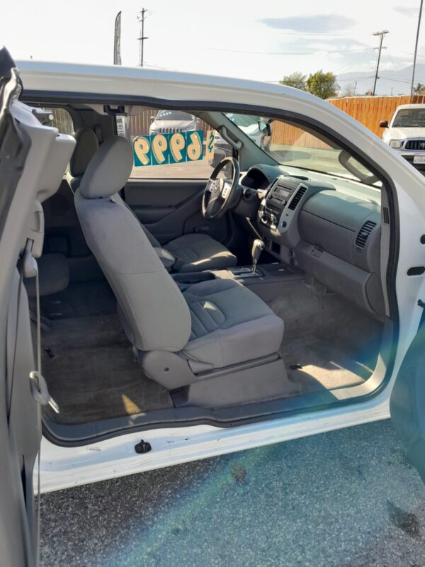 2015 Nissan Frontier - Image 3