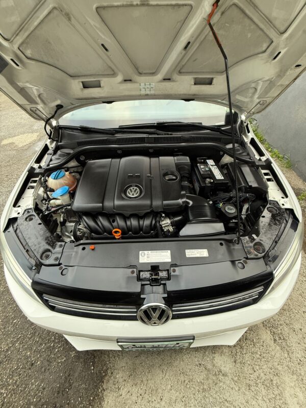 2015 vw Jetta 2.5 Automatico Piel - Image 6