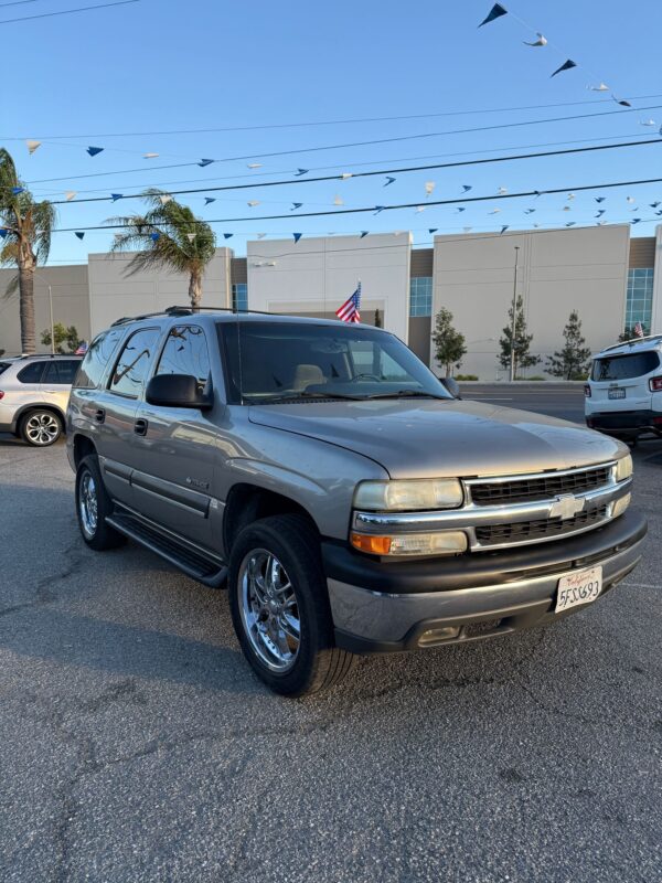 2004  Chevrolet Tahoe - Image 12