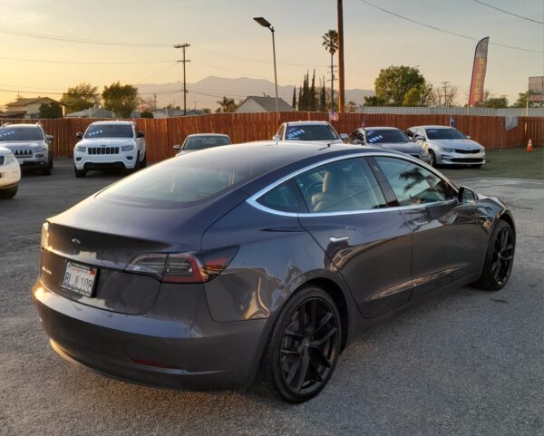 2019 Tesla Model 3 - Image 6