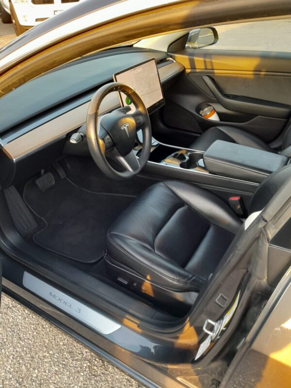 2019 Tesla Model 3 - Image 2