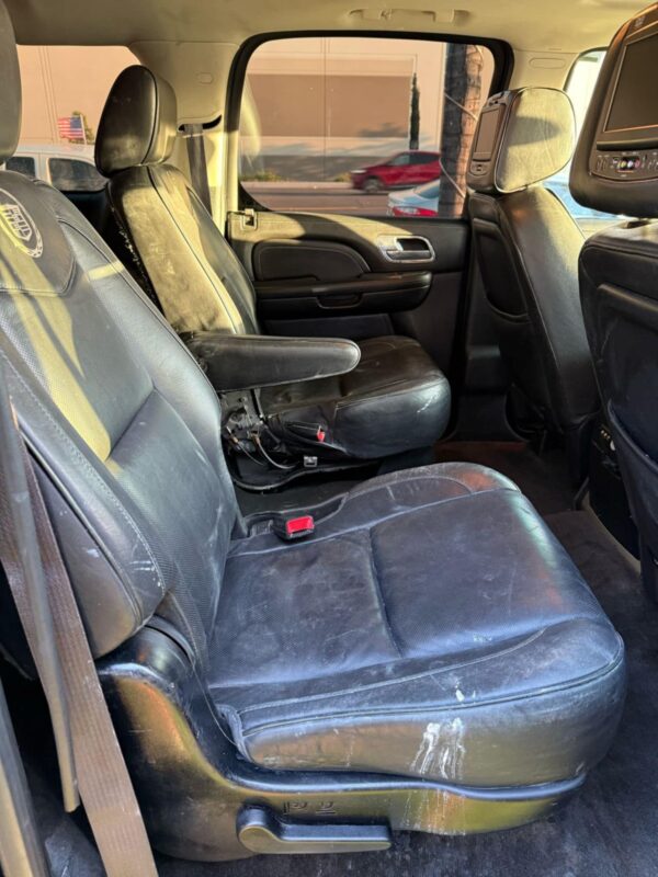 2013 Cadillac Escalade - Image 6