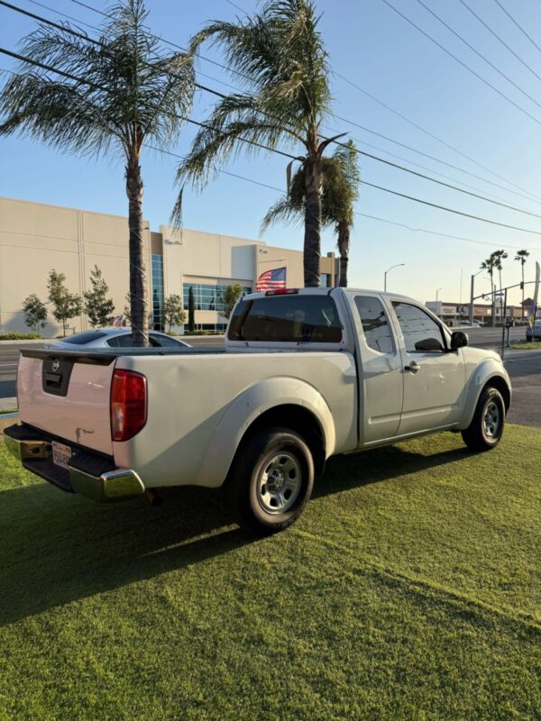 2015 Nissan Frontier - Image 11