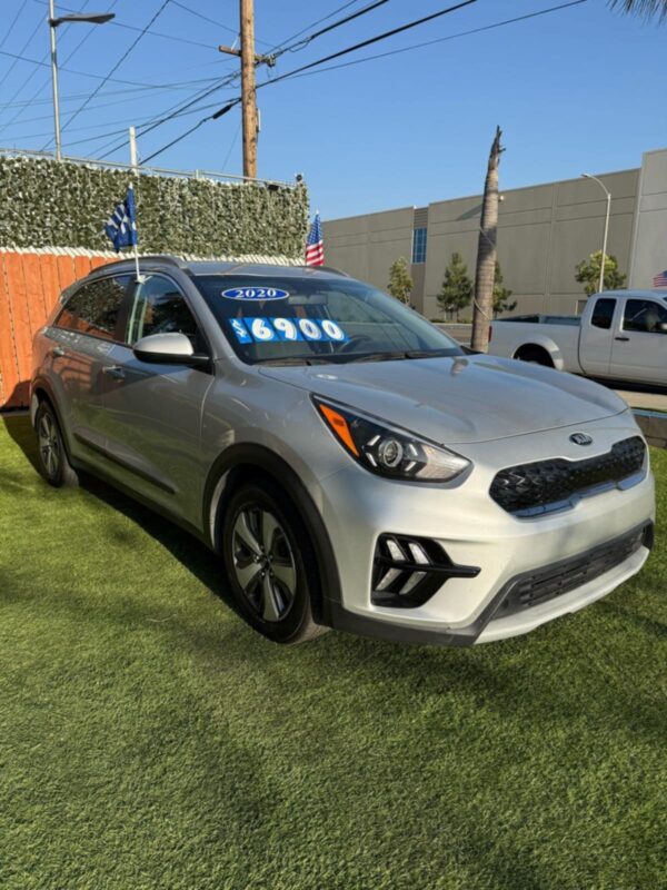 2020 kia niro - Image 6
