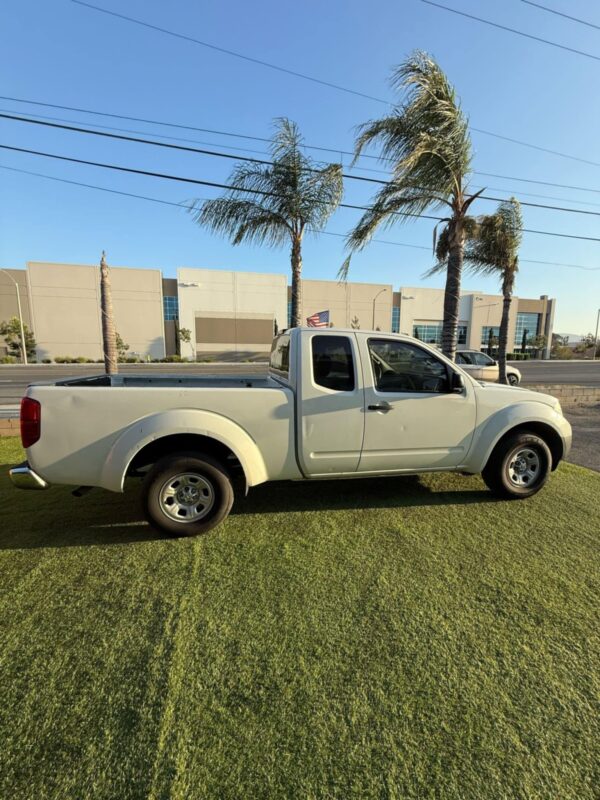 2015 Nissan Frontier - Image 8