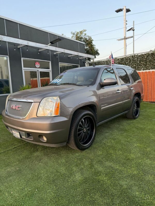 2010 Gmc Yukon Denali - Image 9