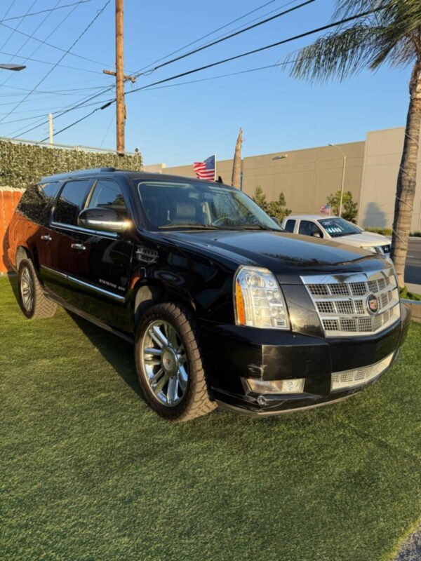 2013 Cadillac Escalade - Image 8