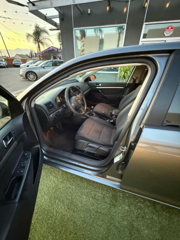2009 volkswagen jetta - Image 8