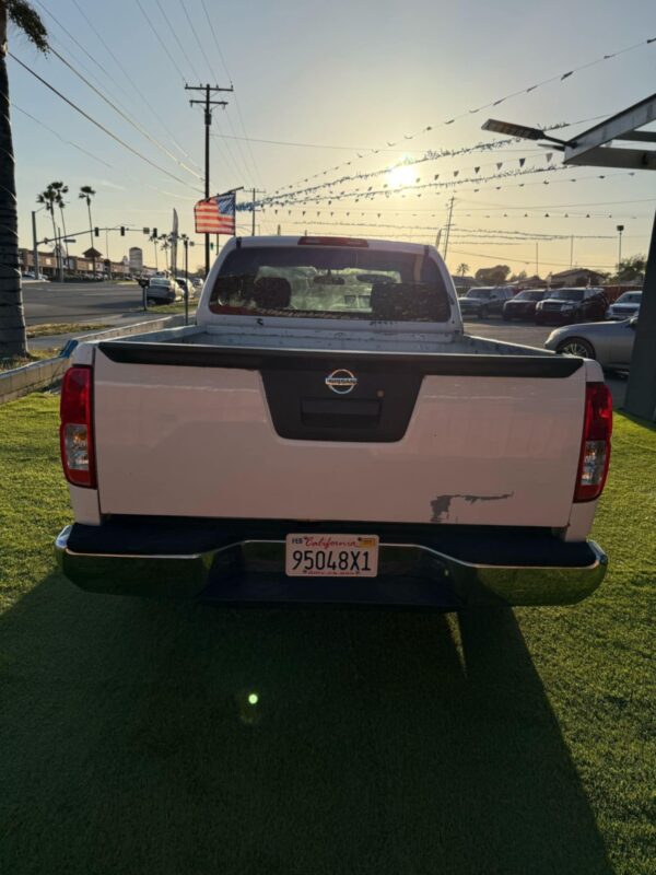 2015 Nissan Frontier - Image 16